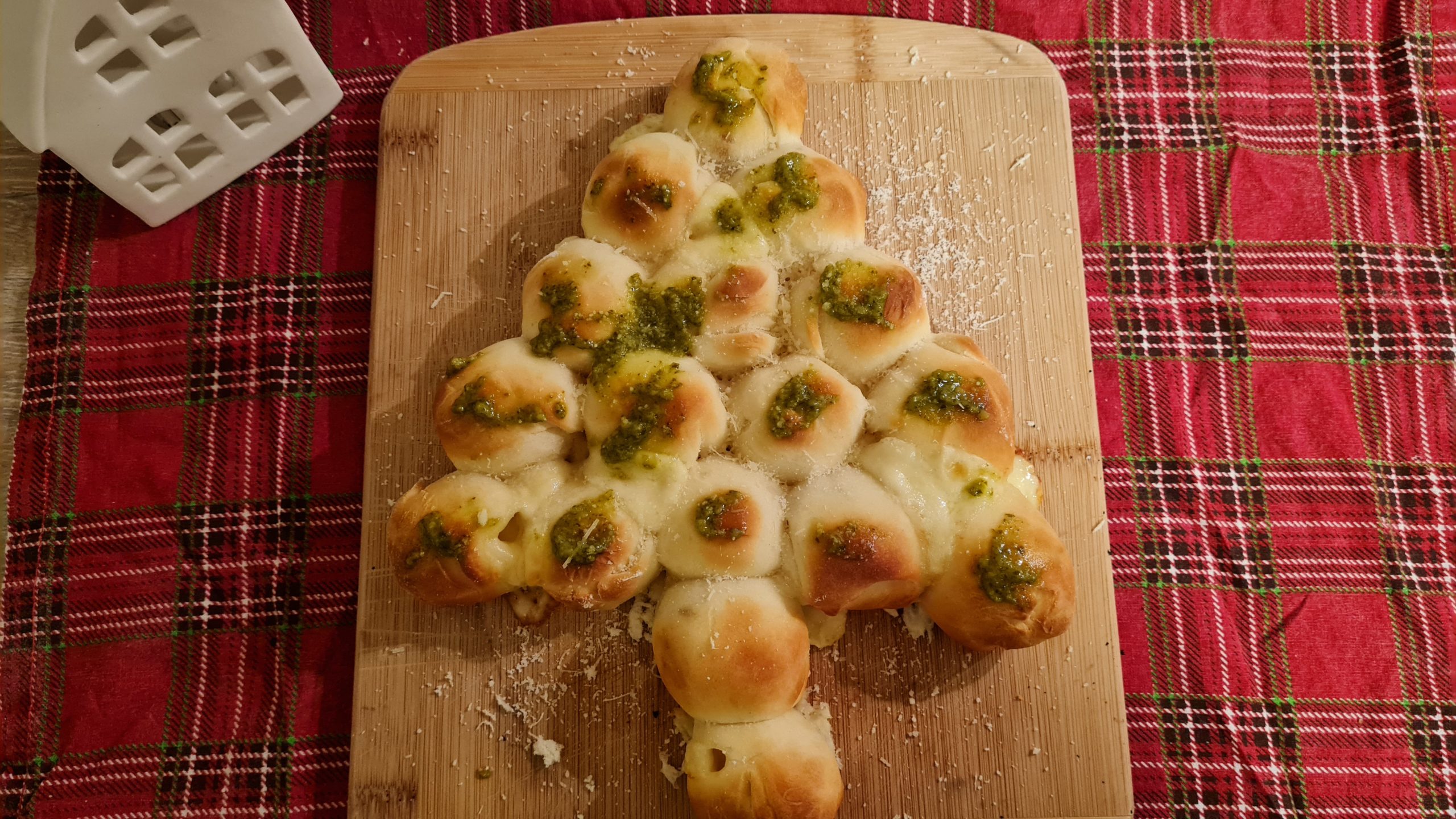 Weihnachtsmenü: Pizzateig-Käse-Tannenbaum - Mit Kinderaugen ...