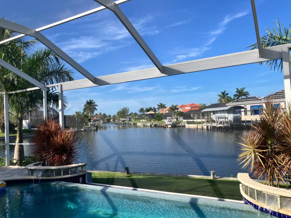 Infinity Pool im Ferienhaus in Cape Coral